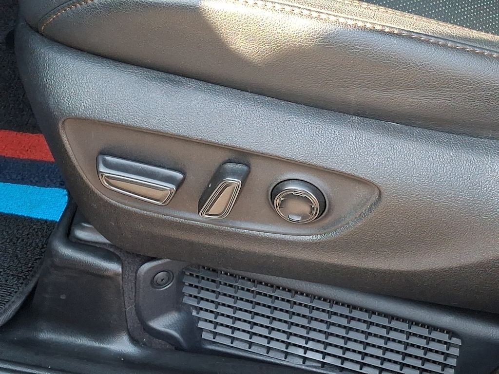 Thumbnail: 2025 Toyota Sienna - 18