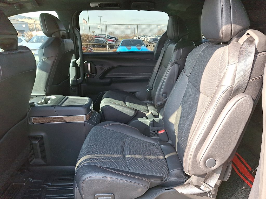 Thumbnail: 2025 Toyota Sienna - 8