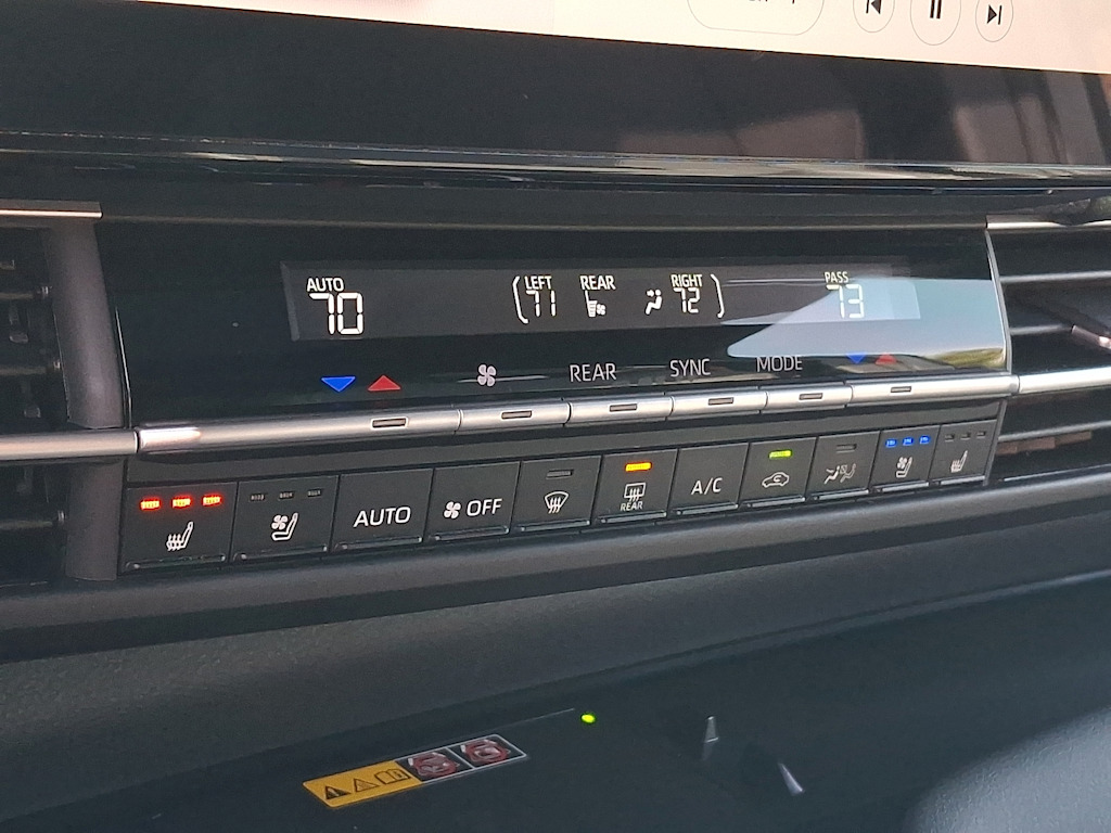 Thumbnail: 2025 Toyota Sienna - 20