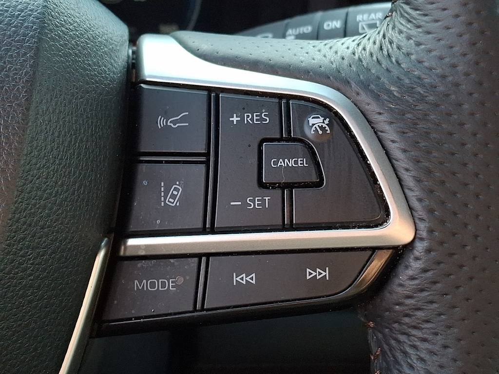 Thumbnail: 2025 Toyota Sienna - 23