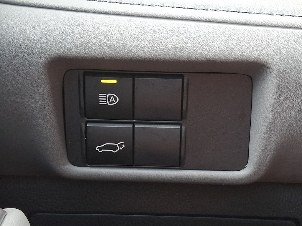 Thumbnail: 2022 Toyota Highlander - 28