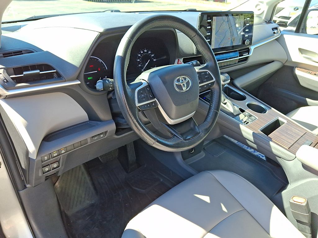 Thumbnail: 2022 Toyota Sienna - 2