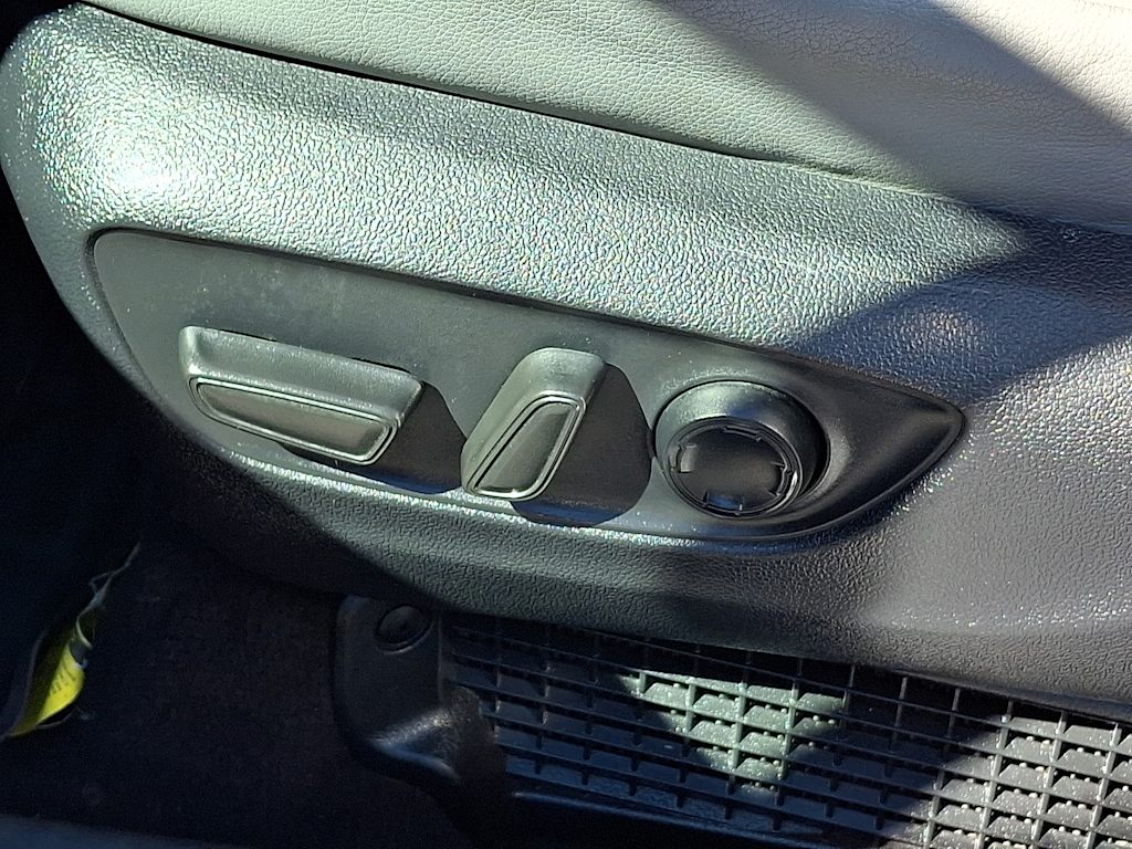 Thumbnail: 2022 Toyota Sienna - 19