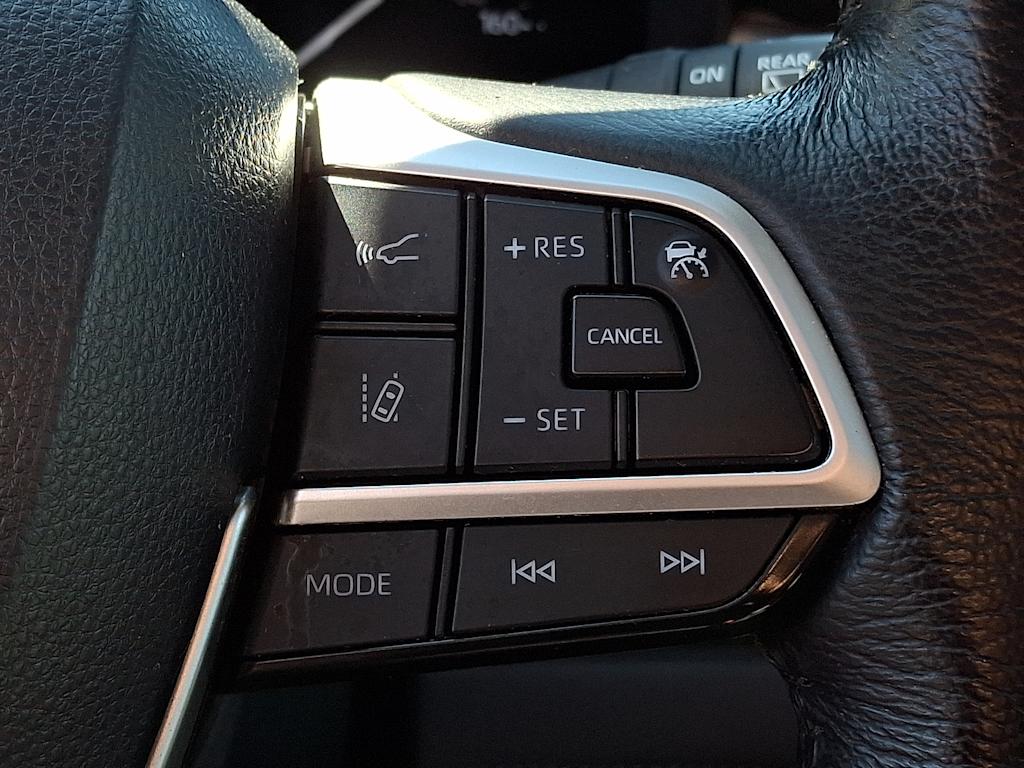 Thumbnail: 2022 Toyota Sienna - 24