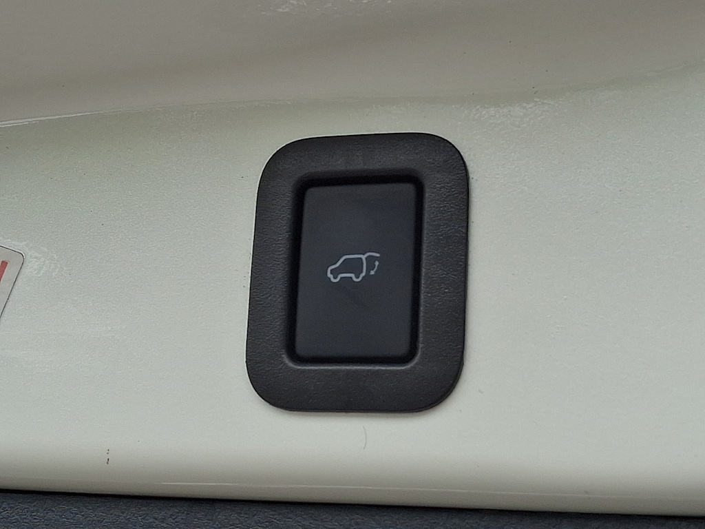 Thumbnail: 2018 Toyota Highlander - 28