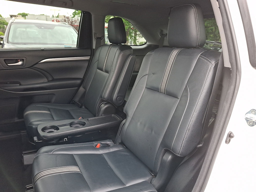 Thumbnail: 2018 Toyota Highlander - 8