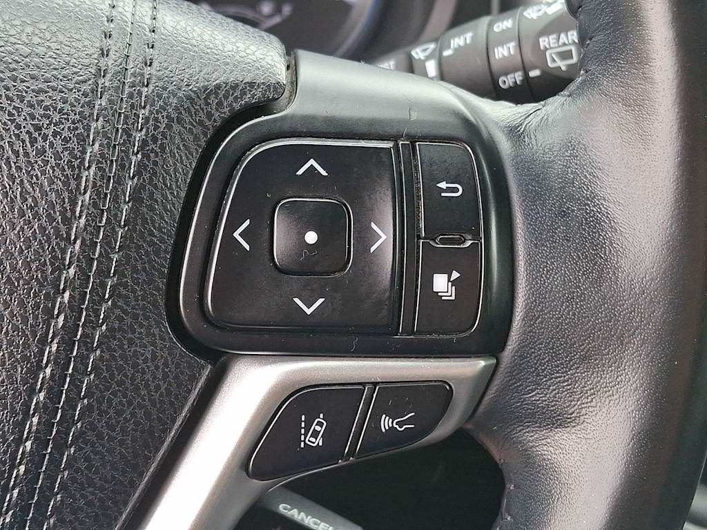 Thumbnail: 2018 Toyota Highlander - 22