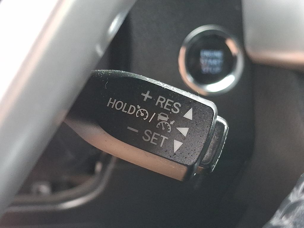 Thumbnail: 2018 Toyota Highlander - 23