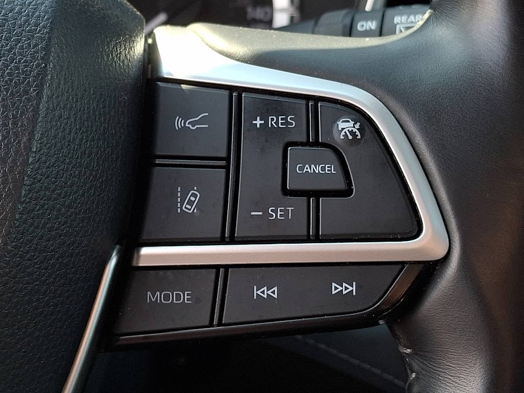 Thumbnail: 2023 Toyota Highlander - 22
