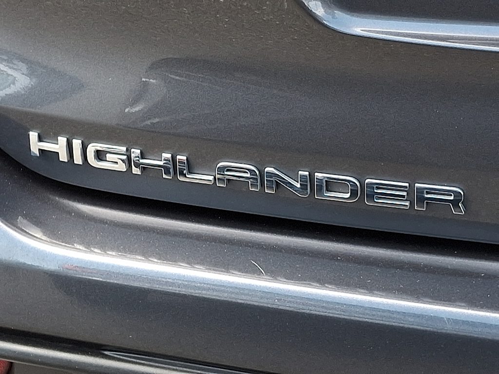 Thumbnail: 2023 Toyota Highlander - 29