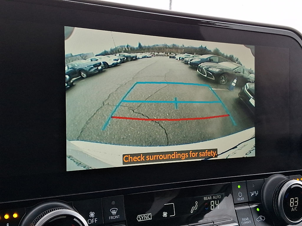 Thumbnail: 2023 Toyota Highlander - 21