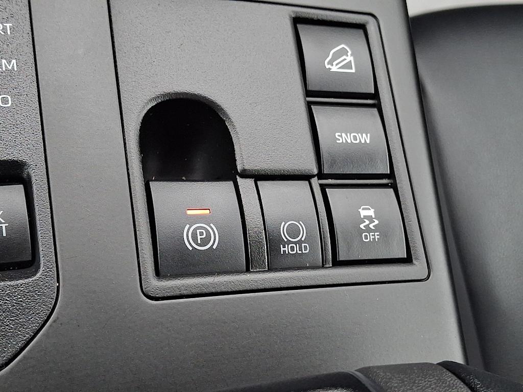 Thumbnail: 2023 Toyota Highlander - 25