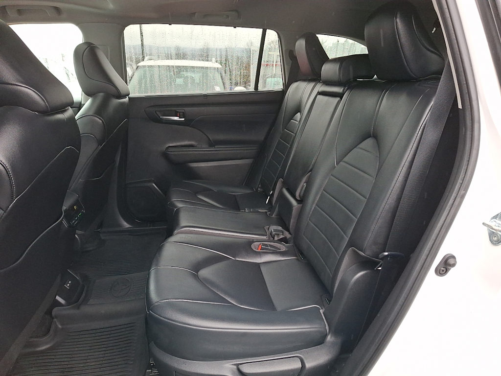 Thumbnail: 2023 Toyota Highlander - 8