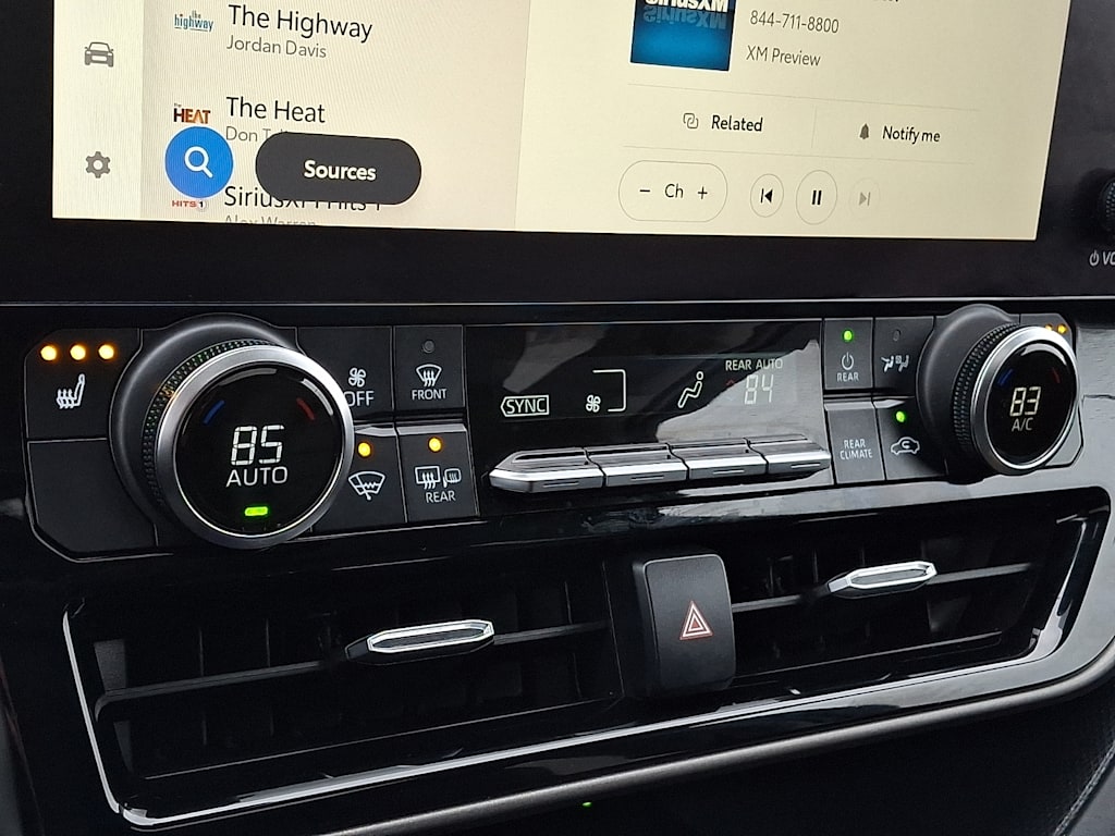 Thumbnail: 2023 Toyota Highlander - 20