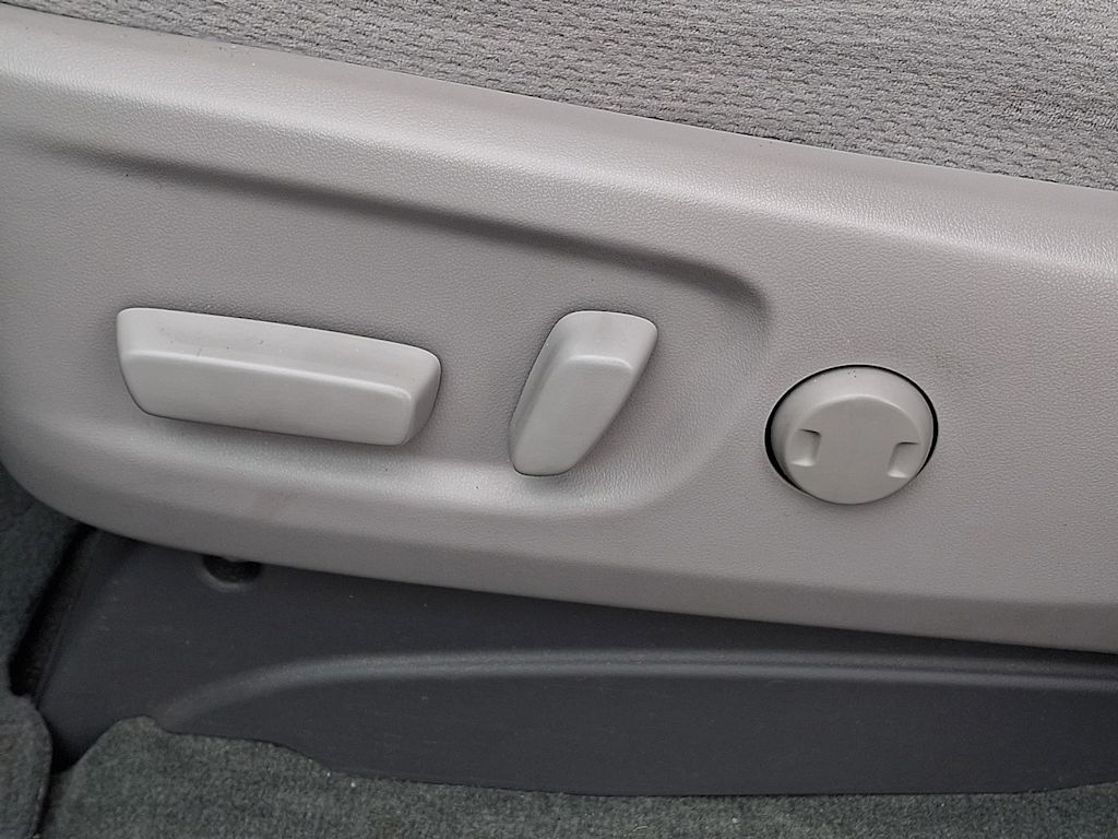 Thumbnail: 2016 Toyota Sienna - 20