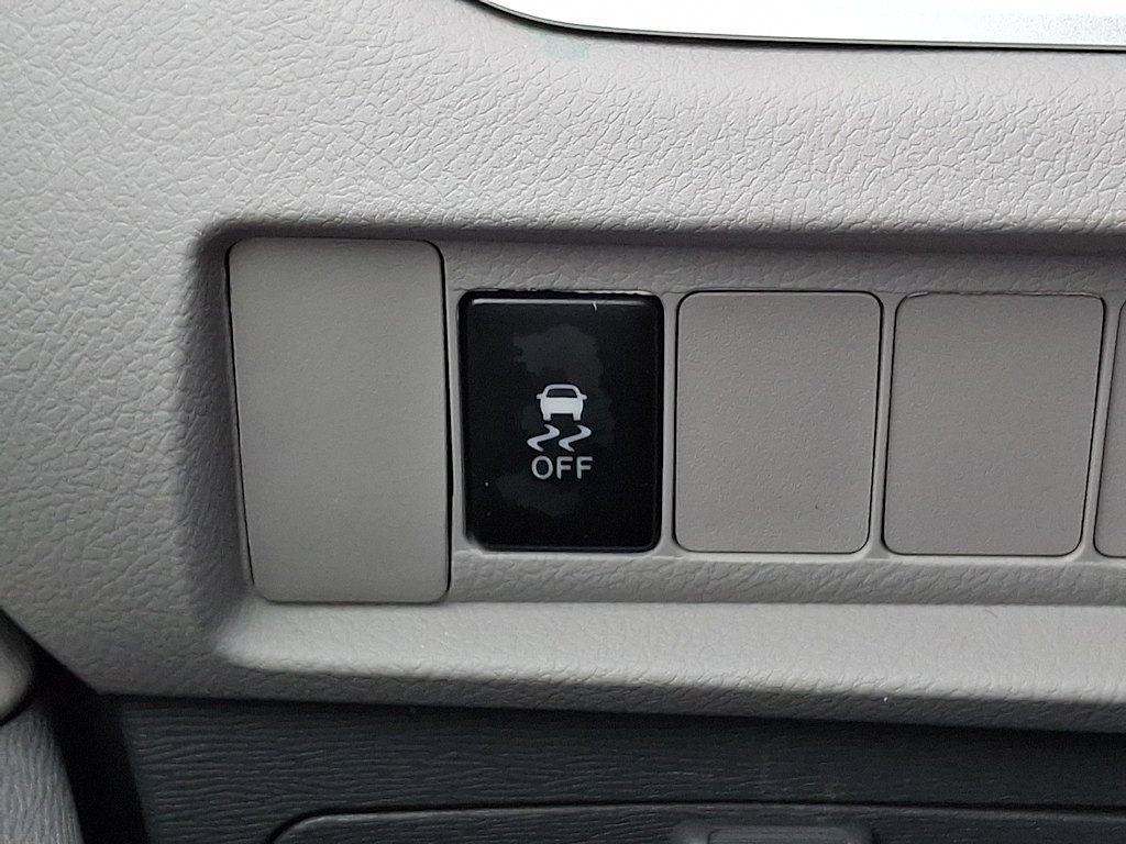 Thumbnail: 2016 Toyota Sienna - 28