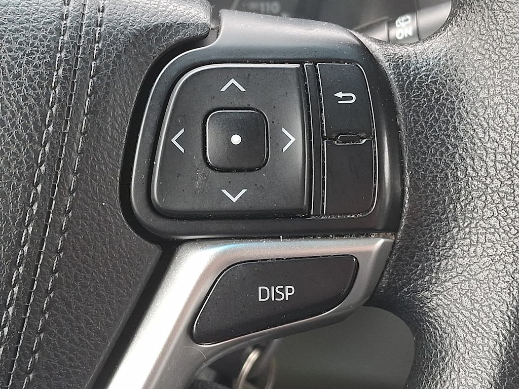 Thumbnail: 2016 Toyota Sienna - 25