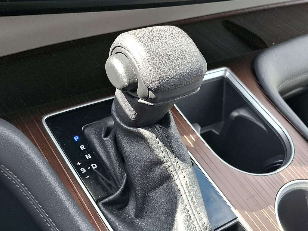 Thumbnail: 2023 Toyota Sienna - 10