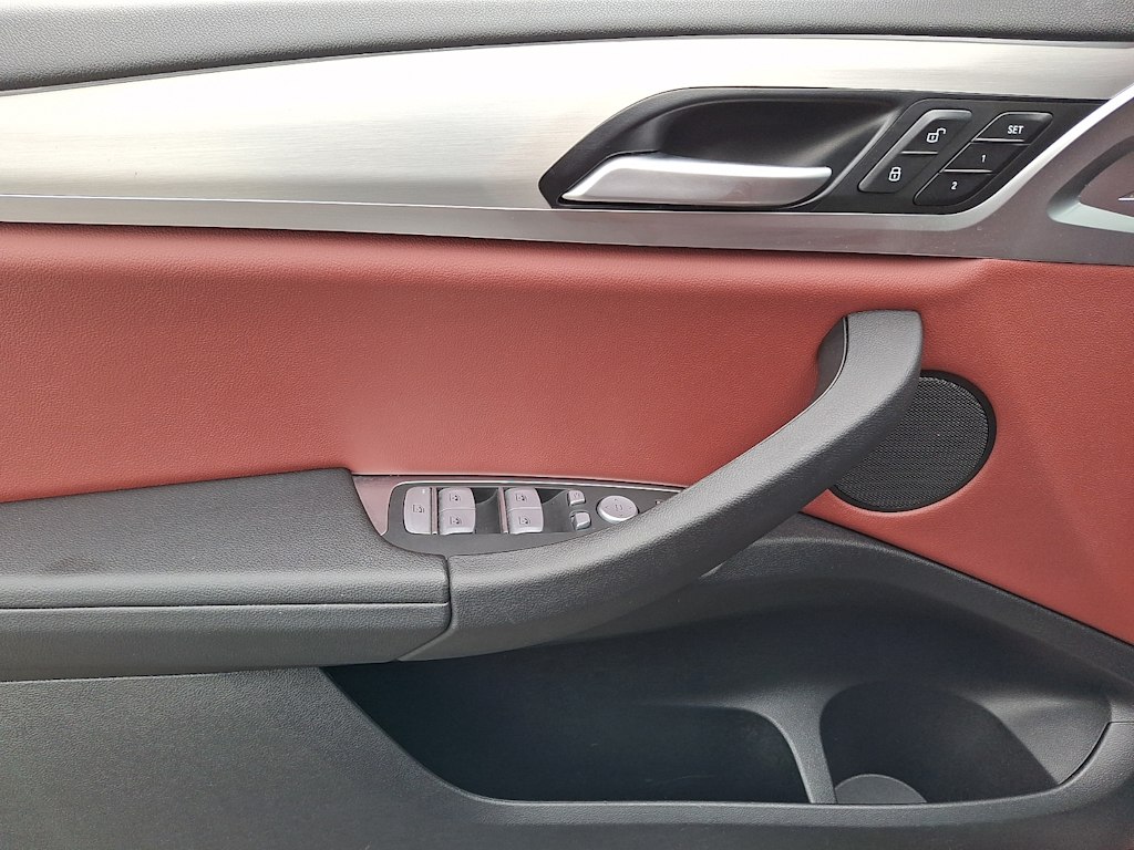 Thumbnail: 2023 BMW X4 - 16
