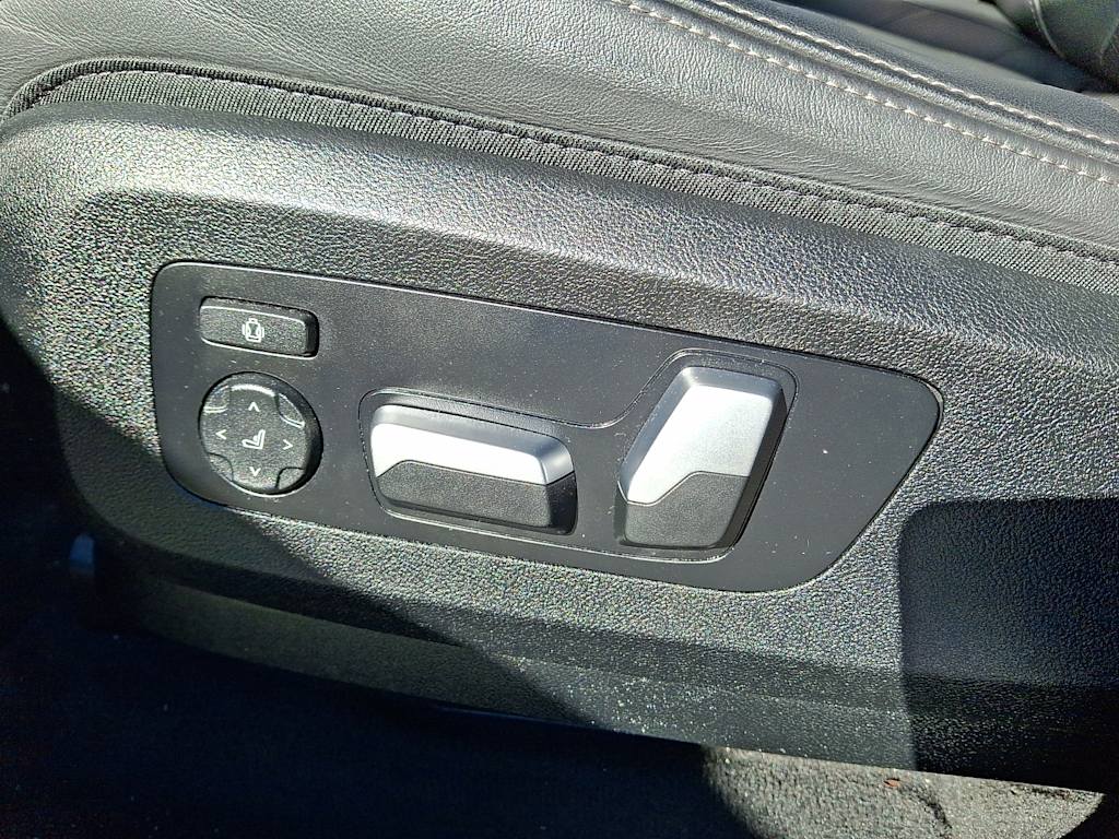 Thumbnail: 2023 BMW X5 - 17