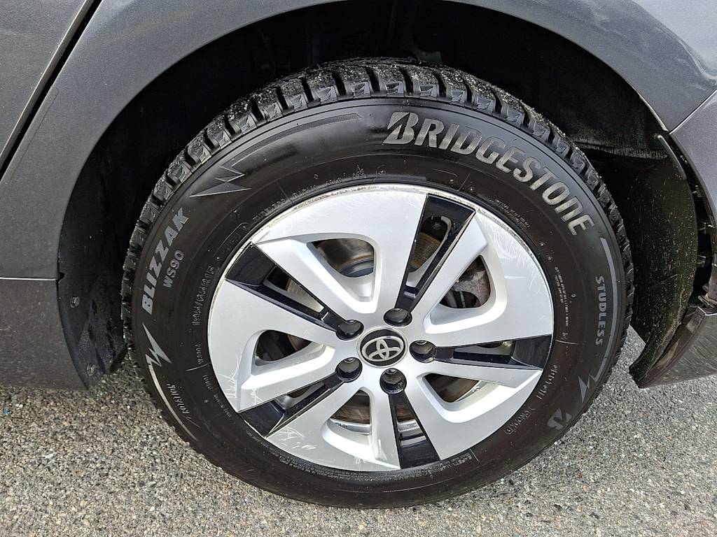 Thumbnail: 2016 Toyota Prius - 6