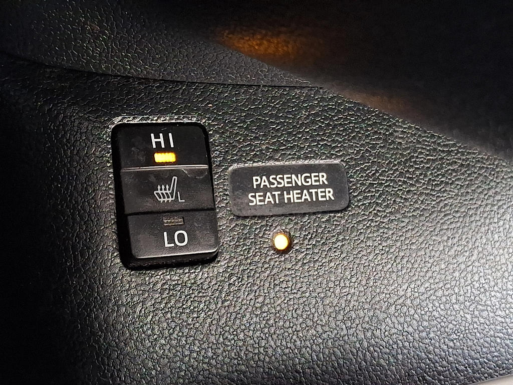 Thumbnail: 2016 Toyota Prius - 26