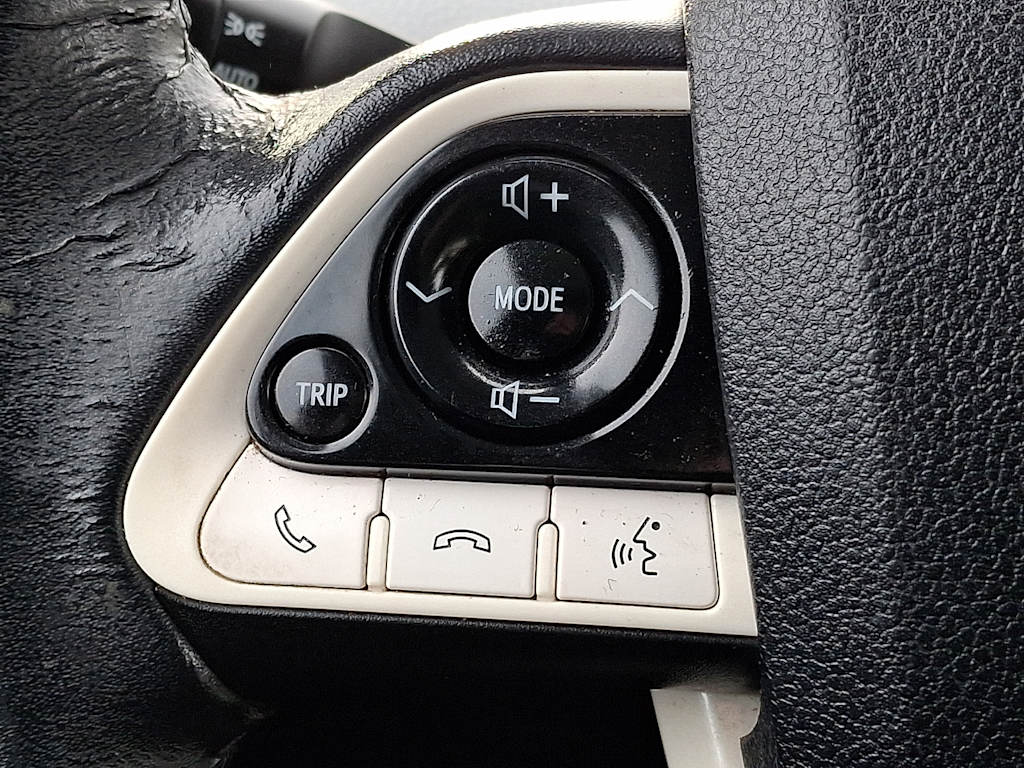 Thumbnail: 2016 Toyota Prius - 13