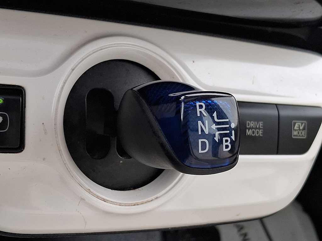 Thumbnail: 2016 Toyota Prius - 20