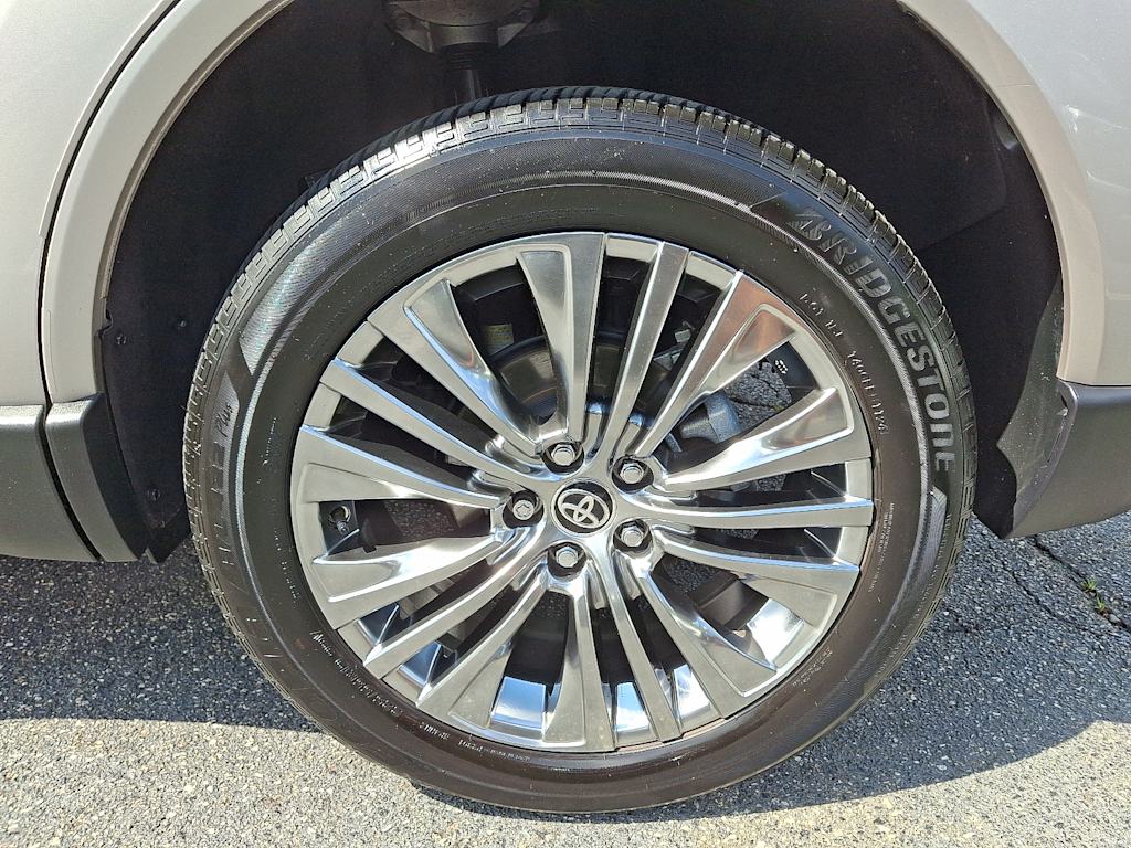 Thumbnail: 2024 Toyota Venza - 6