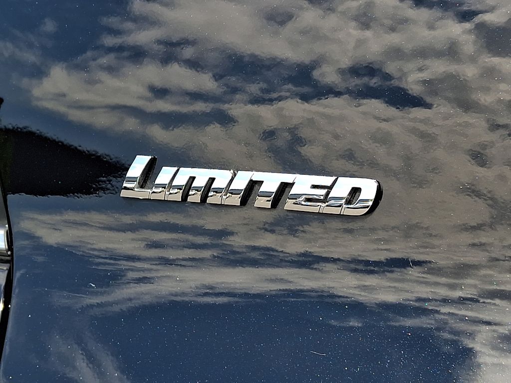 Thumbnail: 2017 Toyota 4Runner - 6