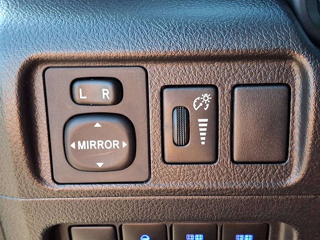 Thumbnail: 2019 Toyota 4Runner - 27