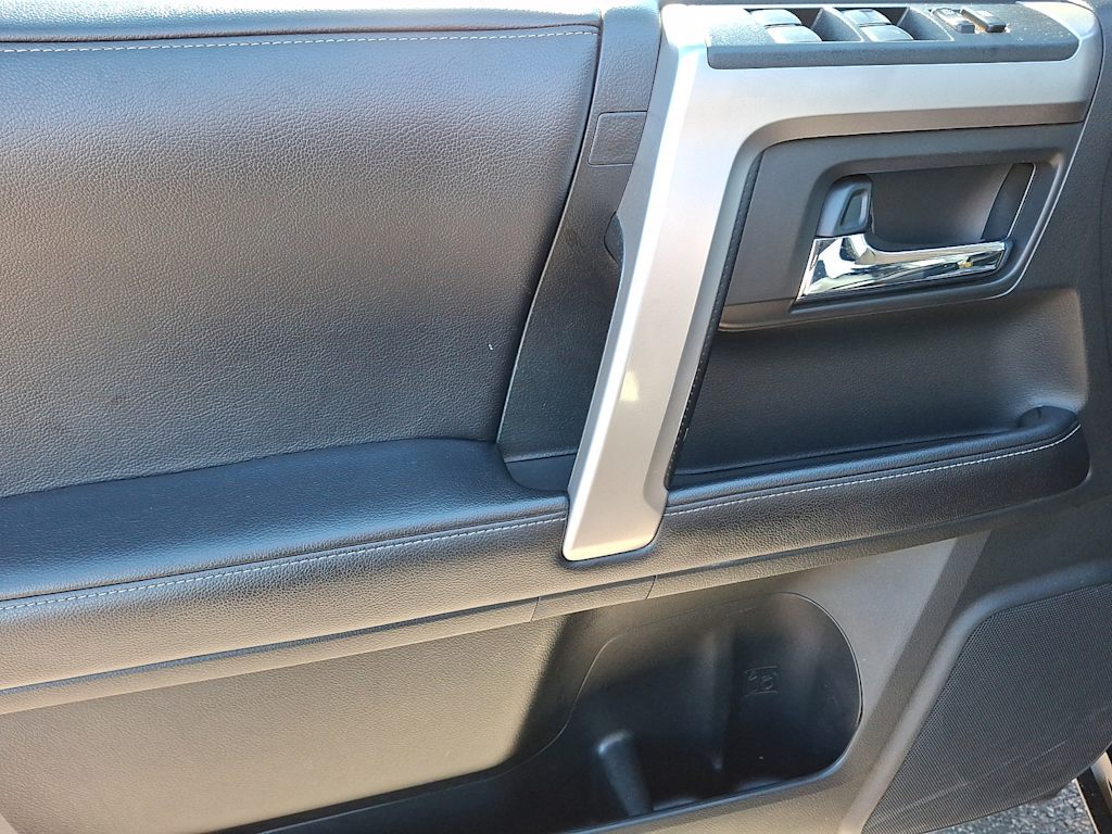 Thumbnail: 2019 Toyota 4Runner - 16