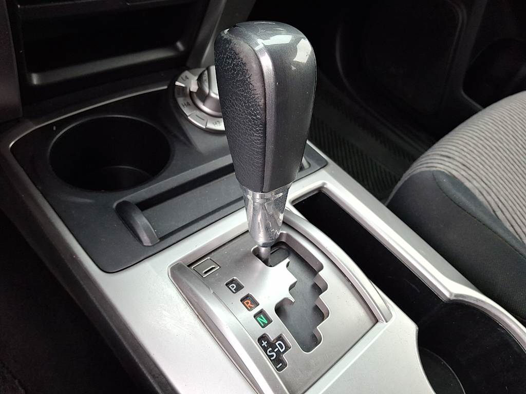 Thumbnail: 2015 Toyota 4Runner - 10