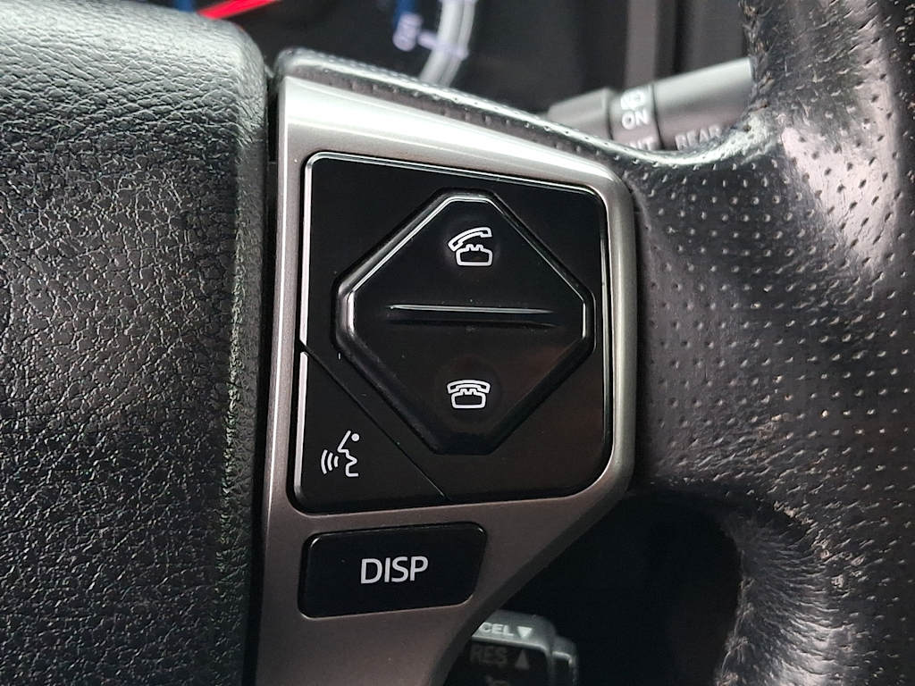 Thumbnail: 2015 Toyota 4Runner - 21