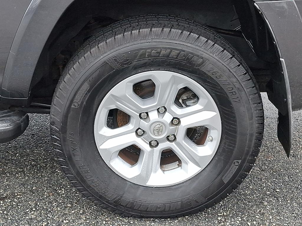 Thumbnail: 2015 Toyota 4Runner - 7