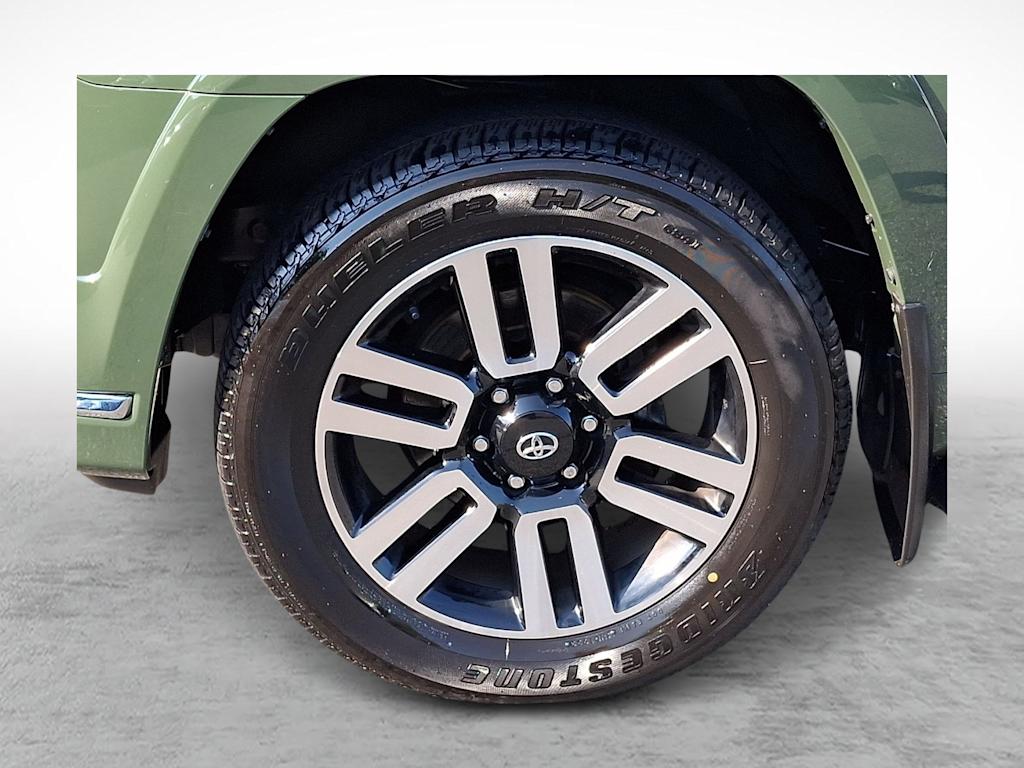 Thumbnail: 2022 Toyota 4Runner - 7