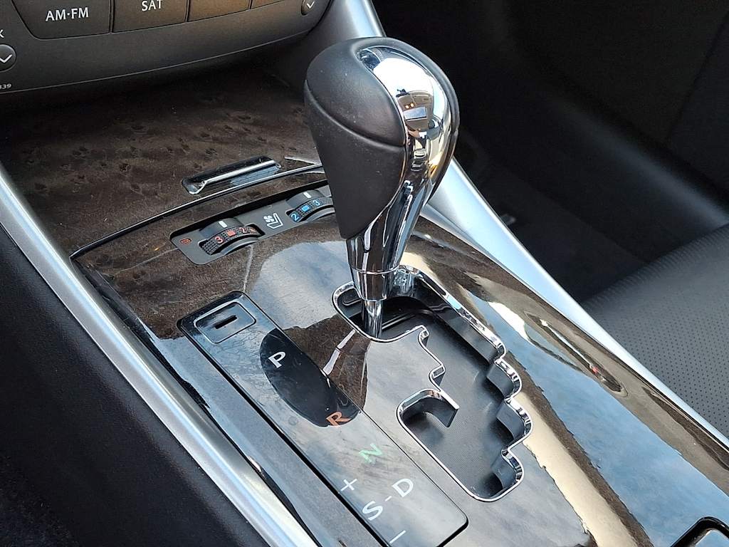 Thumbnail: 2012 Lexus IS - 10