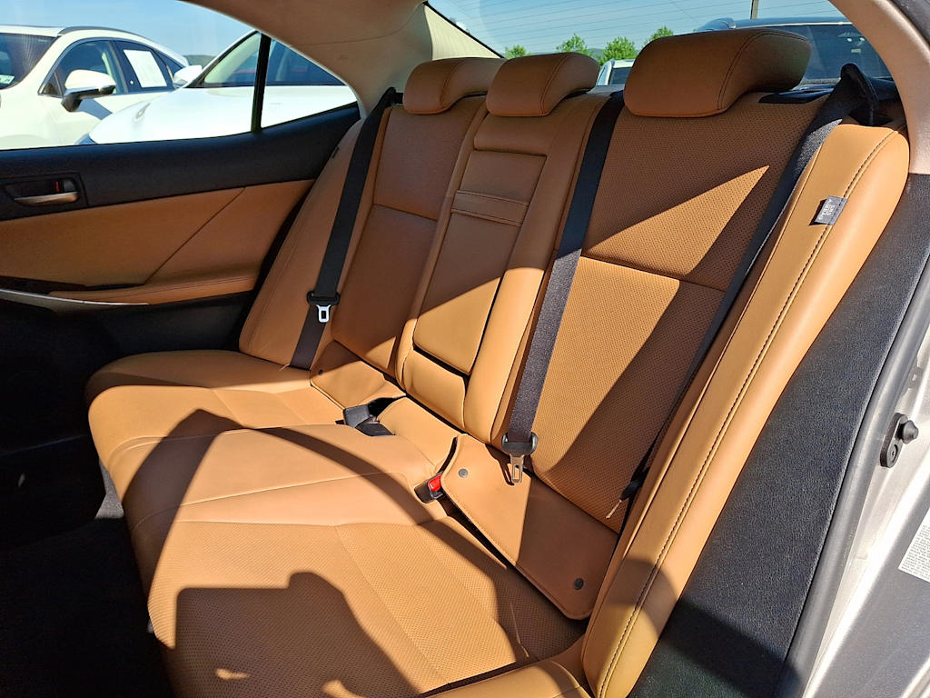 Thumbnail: 2017 Lexus IS - 8