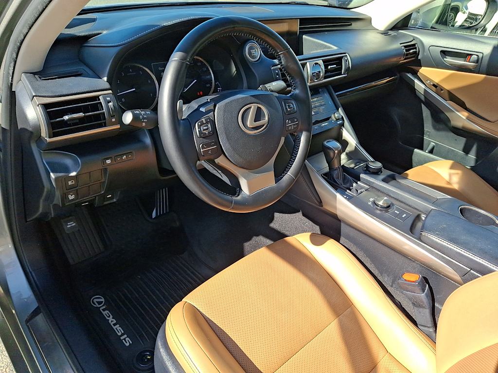 Thumbnail: 2017 Lexus IS - 2
