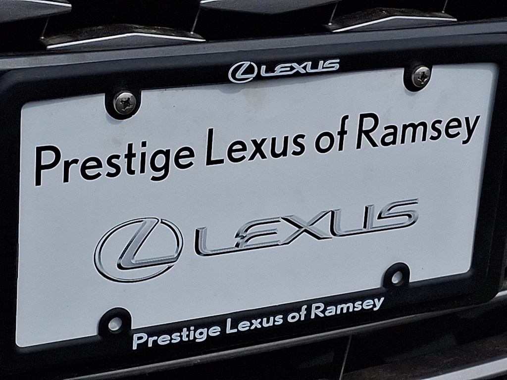 Thumbnail: 2020 Lexus IS - 30