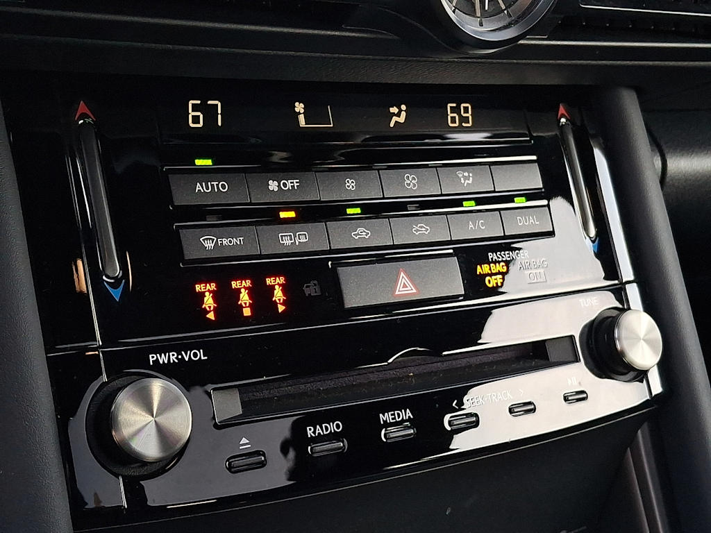 Thumbnail: 2024 Lexus ES - 8