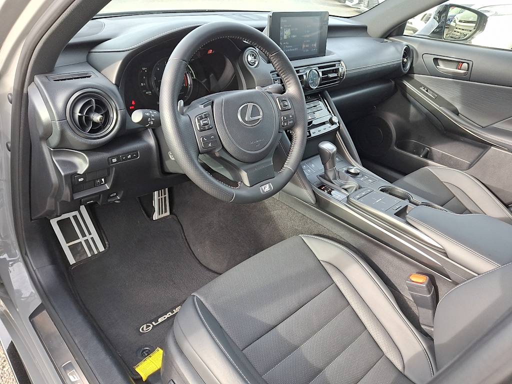 Thumbnail: 2025 Lexus ES - 2