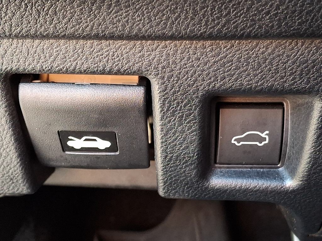 Thumbnail: 2023 Lexus IS - 28