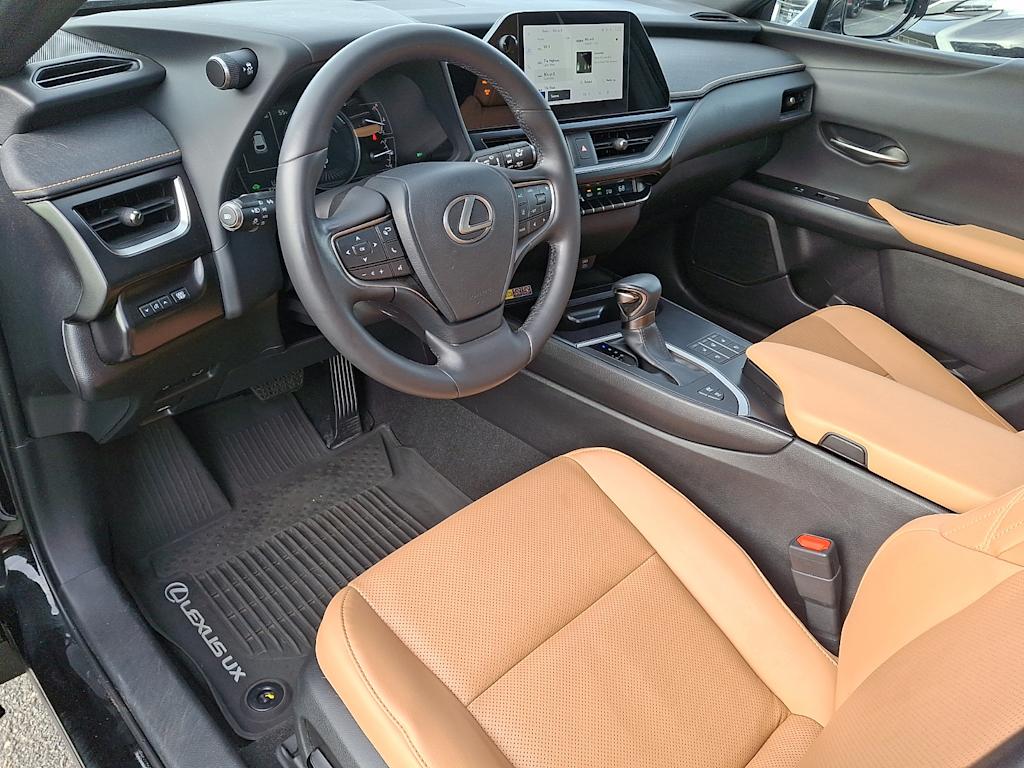 Thumbnail: 2023 Lexus UX - 2