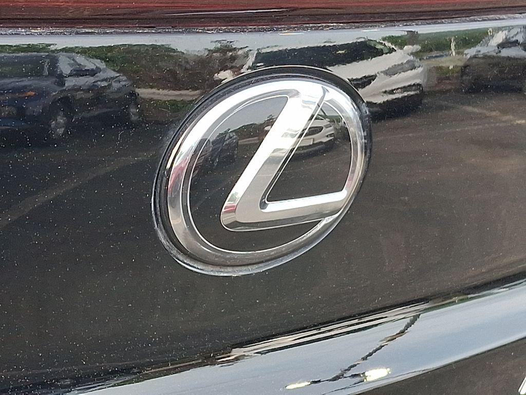 Thumbnail: 2023 Lexus UX - 6