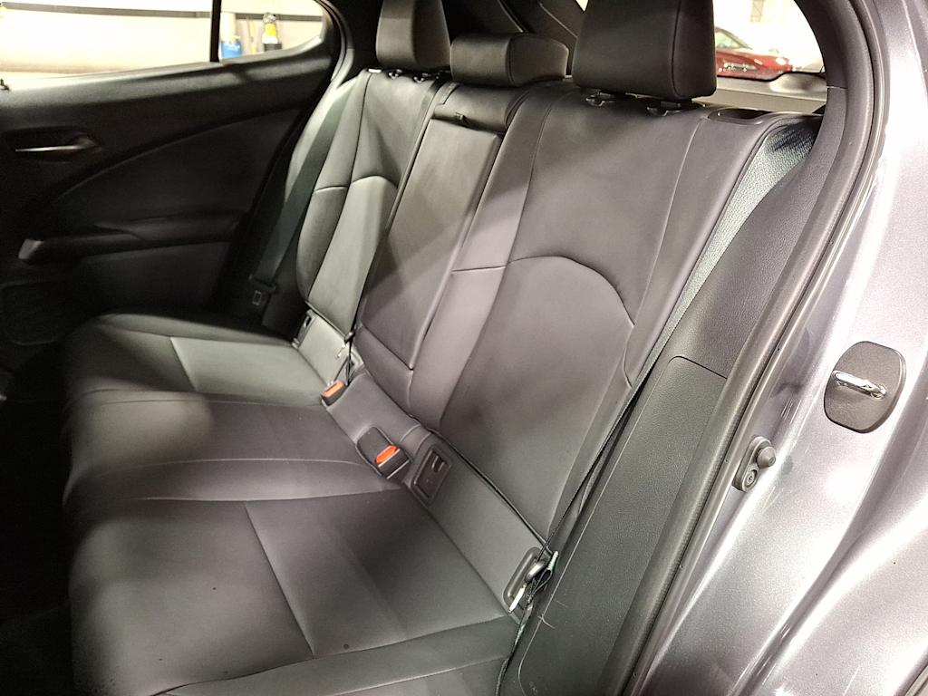 Thumbnail: 2021 Lexus UX - 8