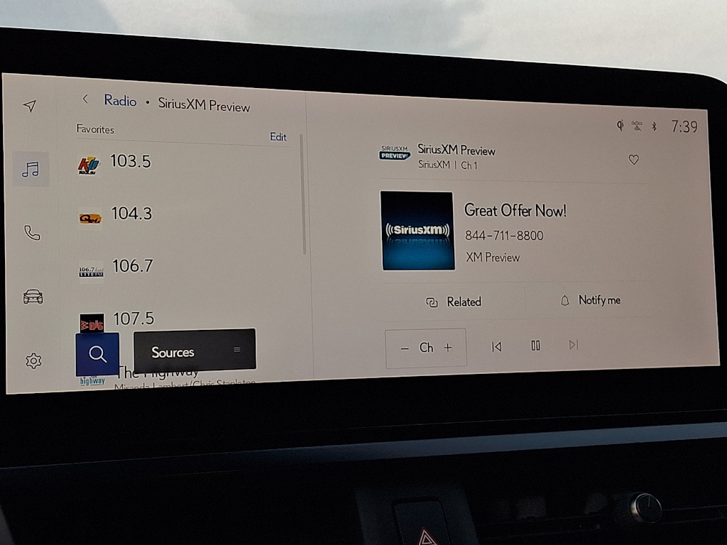Thumbnail: 2024 Lexus UX - 8