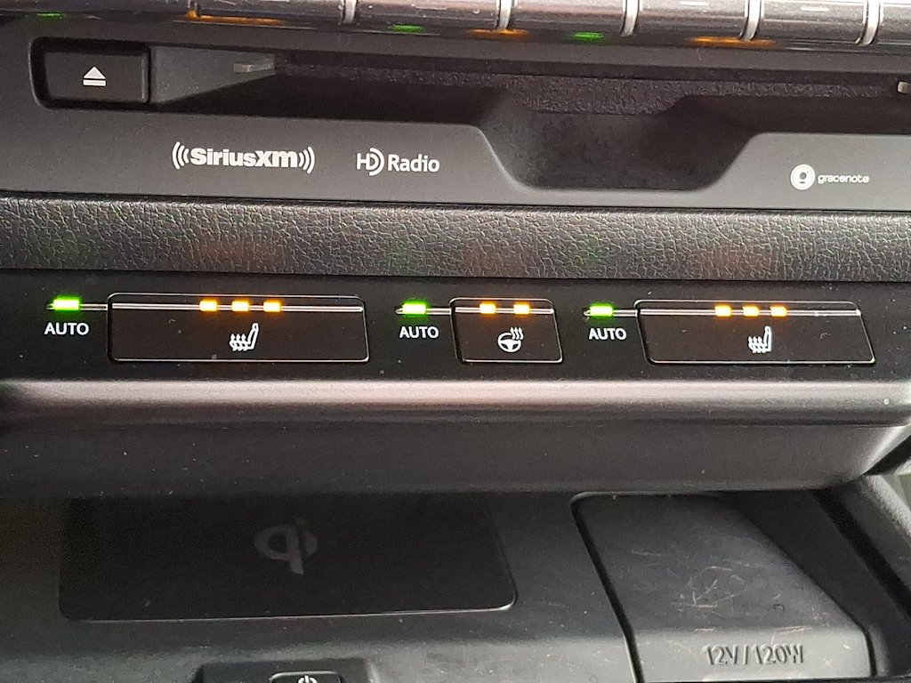 Thumbnail: 2019 Lexus UX - 23