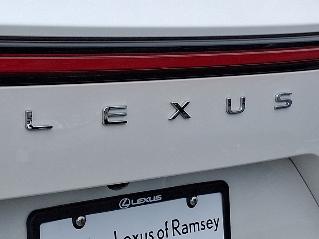 Thumbnail: 2024 Lexus ES - 29