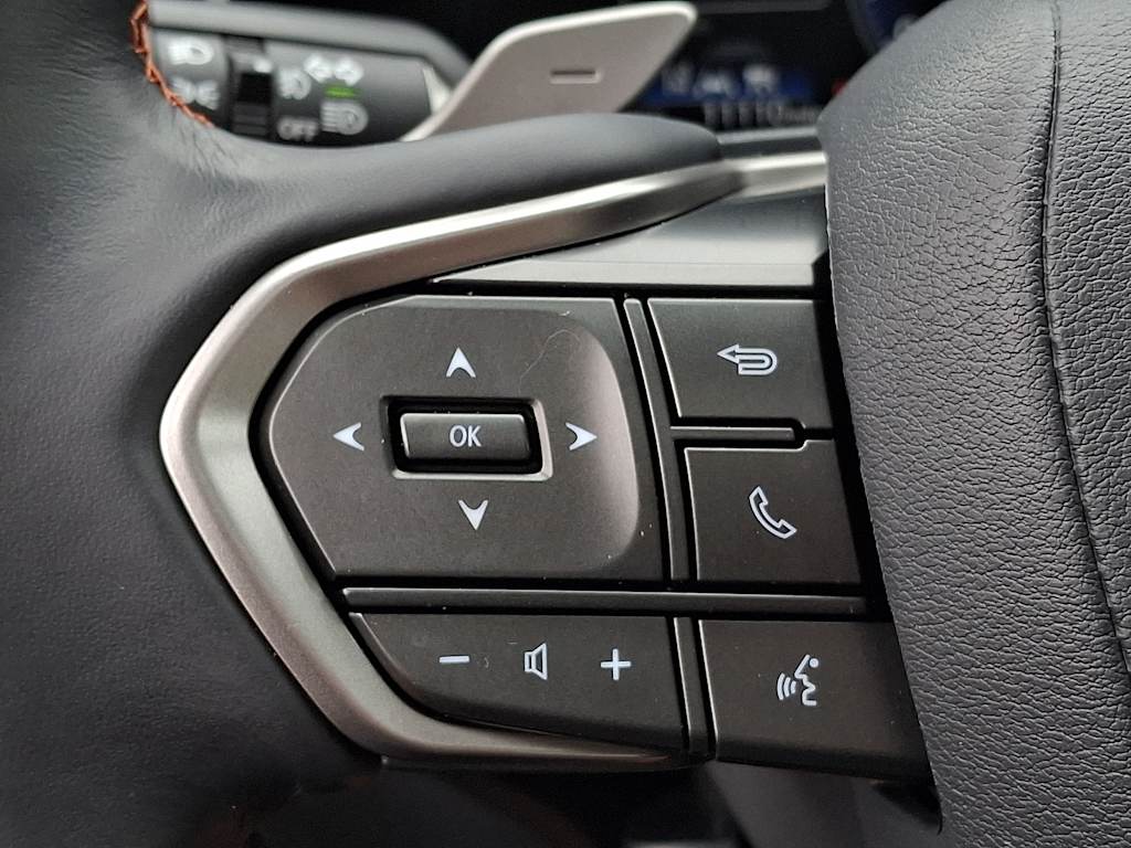 Thumbnail: 2024 Lexus ES - 21